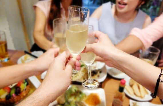 南越谷駅のそばのお店は飲み会の会場や結婚式の二次会場としても便利です